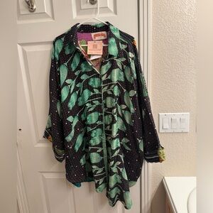 NWT Kantha Bae Free to Be Longsleeve Free Size
